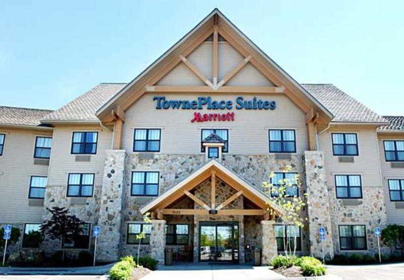 Towneplace Suites By Marriott Kansas City Overland Park Exterior photo